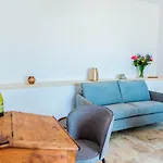 Chai Chateau Viticole Avec Piscine Dans Le Sud De La France * Bélesta