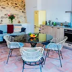 Chai Chateau Viticole Avec Piscine Dans Le Sud De La France 아파트 *