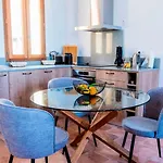 Chai Chateau Viticole Avec Piscine Dans Le Sud De La France 아파트