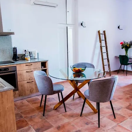 Chai Chateau Viticole Avec Piscine Dans Le Sud De La France Apartamento *
