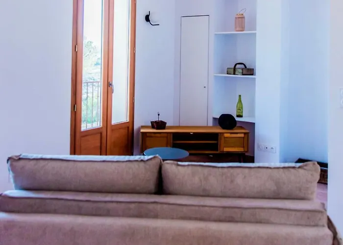 Chai Chateau Viticole Avec Piscine Dans Le Sud De La France * Bélesta